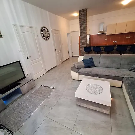 Apartman Ld Zara *