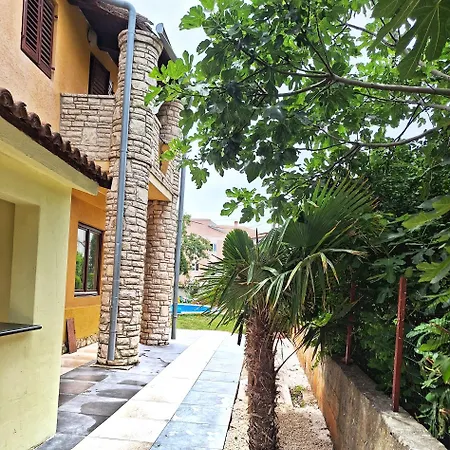 Apartman Ld Zara * Ližnjan